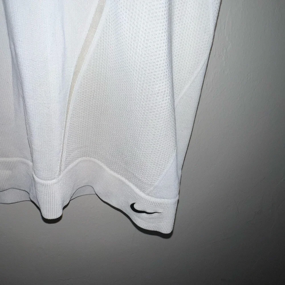 Nike White Performance‎ Sleeveless Gauze Tank large